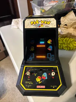 Retro Arcade Games From The 80S Pac-Man Lights Up But Can’t Get It To Work And Space Invaders Just Makes The Sound. Be A Good Showpiece Over If You’re Handy With This Stuff You Could Bring It Back To Life.