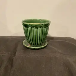 Vintage planter - McCoy round green