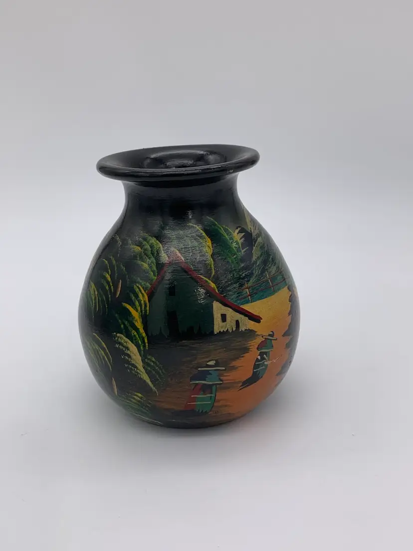 Vtg. (Signed) Nina Handmade Peruvian Folk Art Pottery Vase 5.5” X 5” Handpainted
