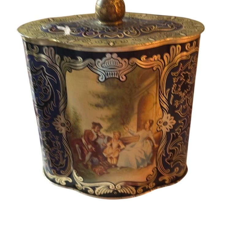 Vintage tea/biscuit Tin