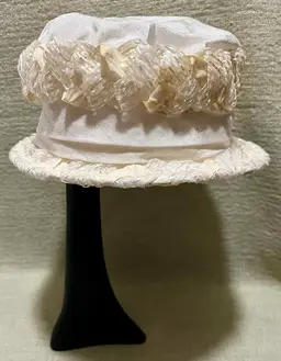 Vtg Womens Cloche Tea Party Hat Ivory Woven Cellulose Straw Grosgrain Union Made