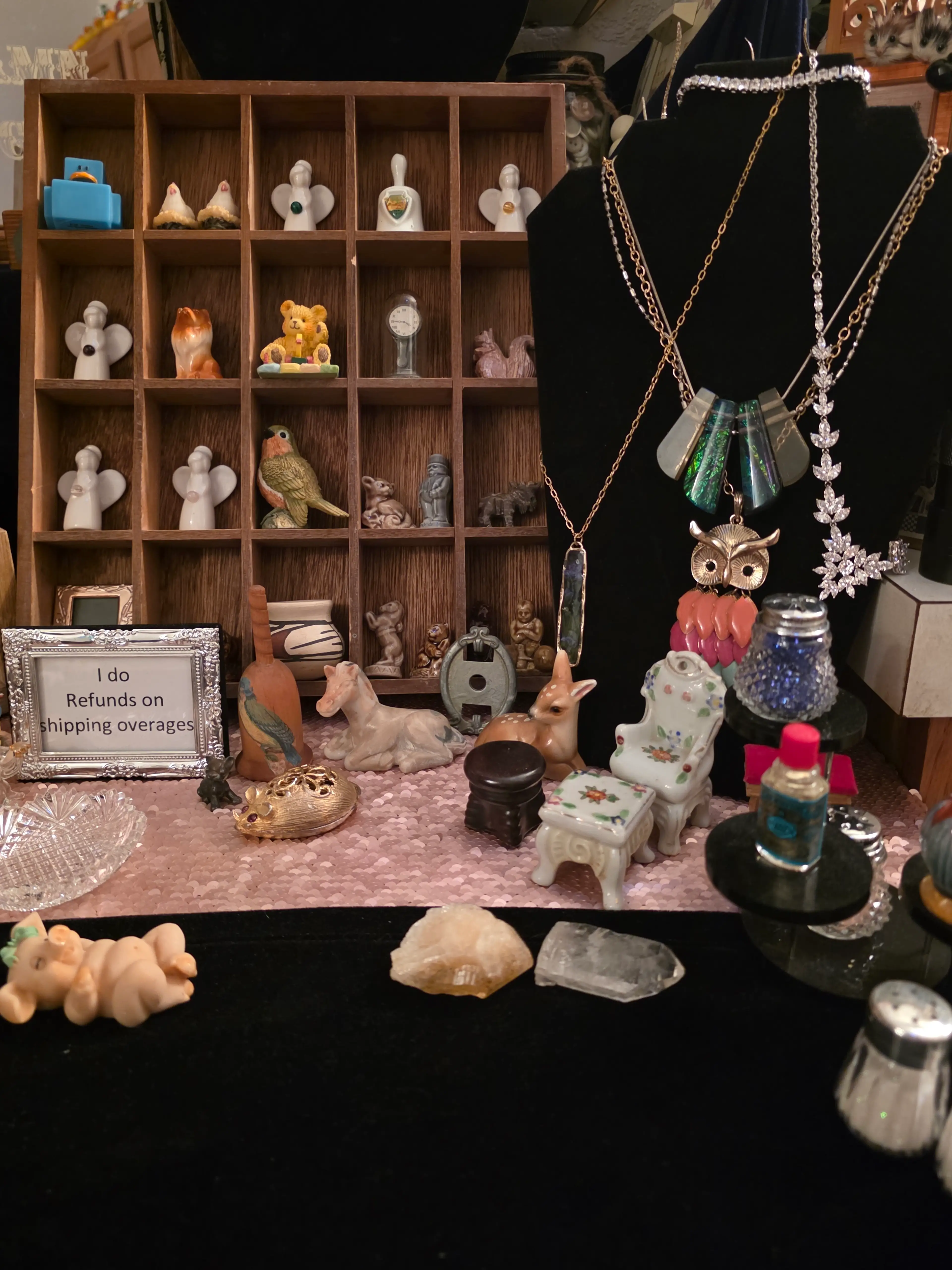 Come hangout let's go thru stuff!! Jewelry and minis oh my!! 