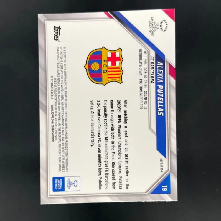 Alexia Putellas 2021/22 Topps Chrome UWCL Refractor Soccer Card