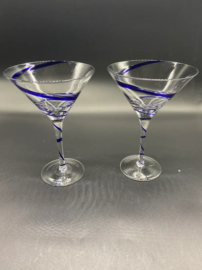 Fun Set Of 2 Blue Ribbon Swing Line Champagne Glasses