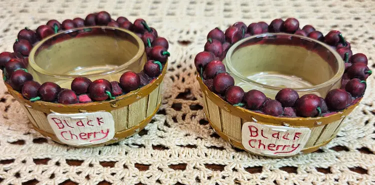 NWT Yankee Candle Bushels of Black Cherries Tea Light Candle Holders w/ Inserts