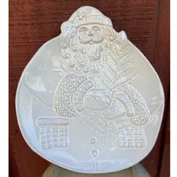 Mud Pie, Ceramic Santa Claus Plate. 9.25”h x 8.25”w.