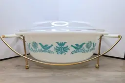 1959 Pyrex Bluebird Promotional 043 casserole with lid and cradle