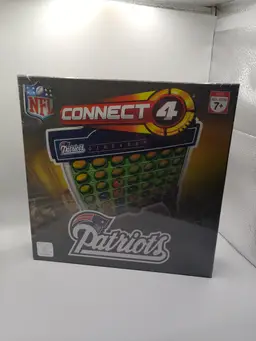 Rare New England Patriots Collectible NFL Game Connect 4 Sealed Box Hasbro 2008