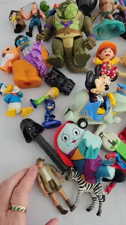 Lot Mixed Toys Rugrats Mickey Thundercats Batman Starwars Little People (Usb2 10.17.3)