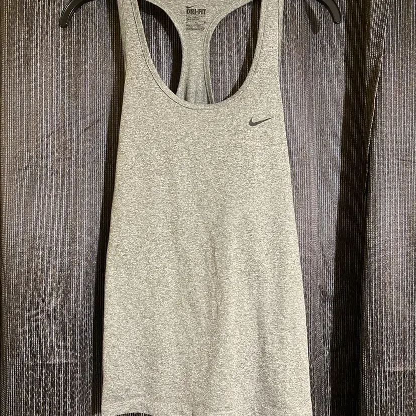 Nike Women's Size Medium Slim Fit Gray Dri-Fit Activewear Tank Top