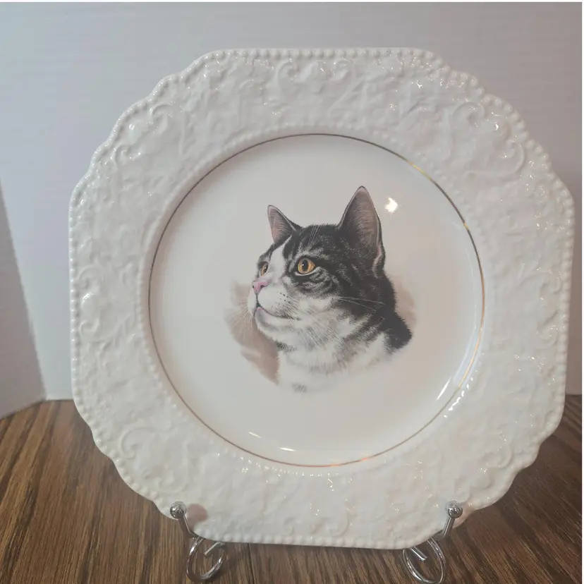 Lord Nelson Pottery Gray Tabby Cat Plate 8.5" ~ Octagon ~ Embossed Rim