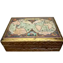 Vintage Made In Italy Florentine Wood Trinket Box With World Map On Top
@7x5x2