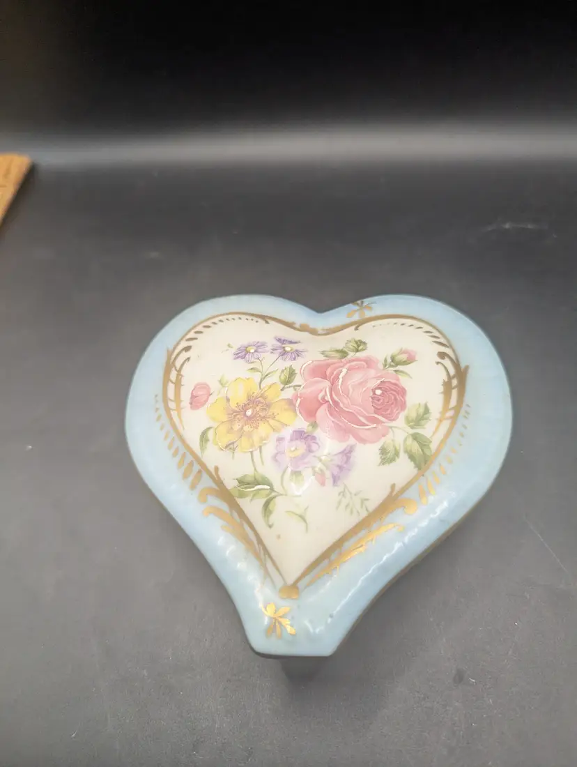 Vintage Trinket Box With Lid Heart Shaped Hand Painted Floral Design Gold Trim