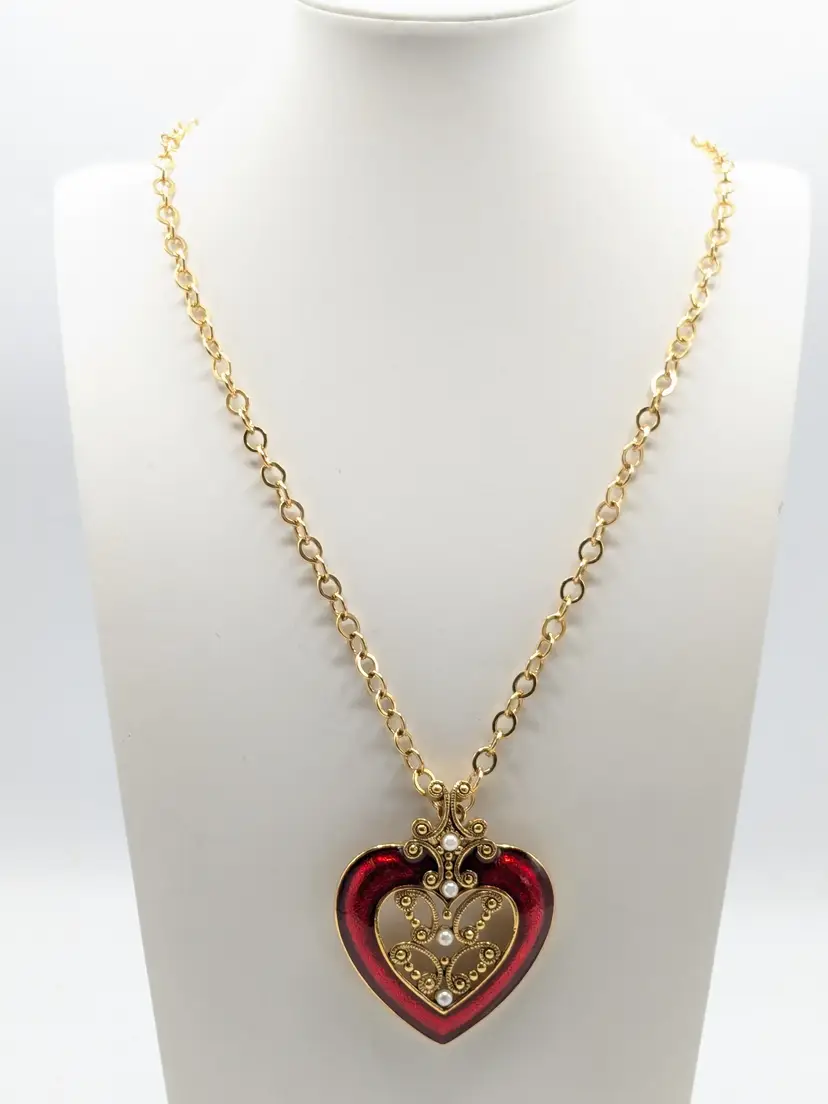 Vintage Avon Gold Tone Red Heart Necklace