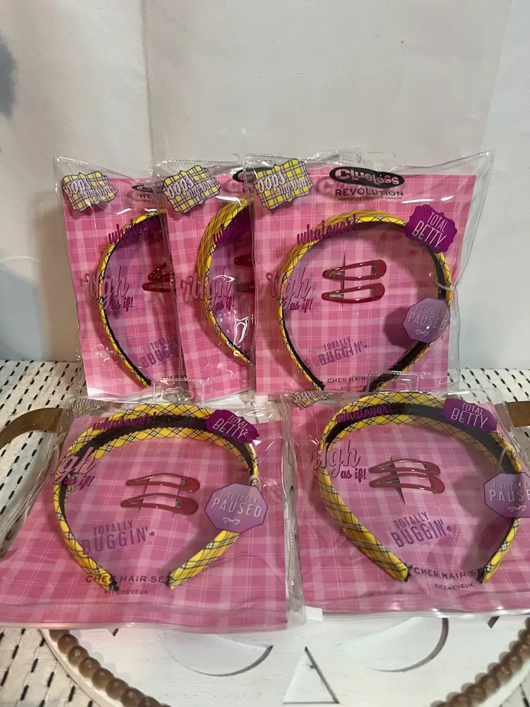 Pack Of 5 - Revolution ‘Clueless’ Cher Hair Set