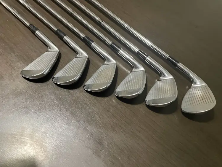 Mizuno MP-67 (5-PW)  Mizuno Pro 225 (4 IRON)