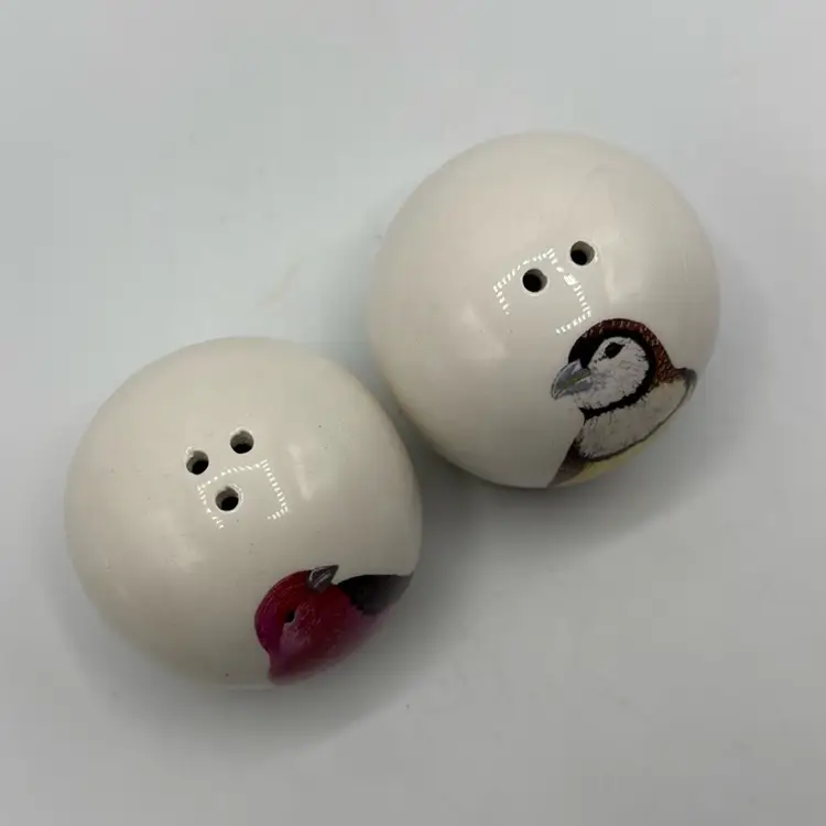 Round Ceramic Bird Salt And Pepper Shakers