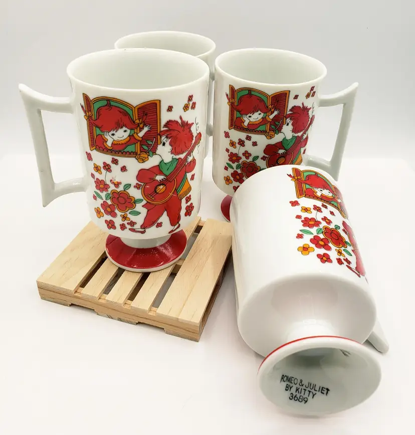 Vintage Smug Mug Royal Crown Arnart Japan Romeo & Juliet Coffee Cup Set of 4. RARE set of 4 coffee cups from the 1970's