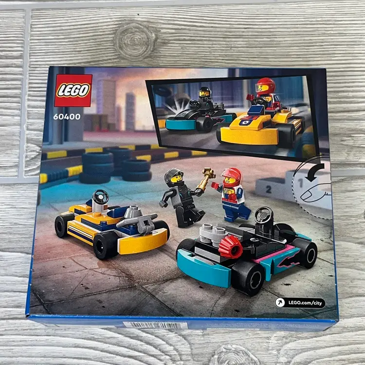 Lego 60400 Go-Karts and Race Drivers NEW