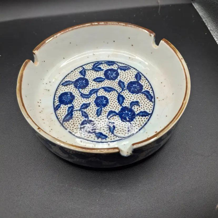 Handcrafted Ceramic Blue & White Ashtray Floral Pattern 4.5-Inch Round Design