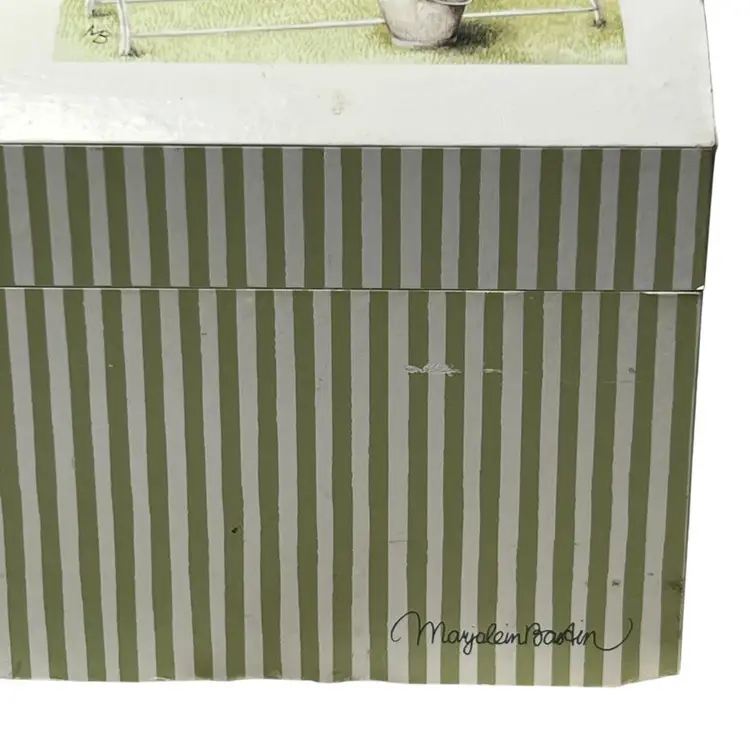 024 Hallmark Natures Sketchbook Square Music/Trinket Box Plays Clair De Lune Artist Marjolien Bastin 4.25" X 3.75" X 3.75"