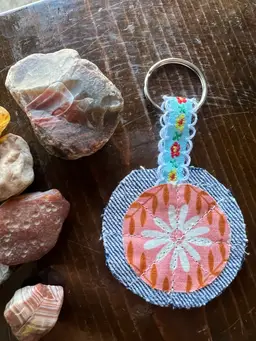 Peachy boop flowers denim keychain