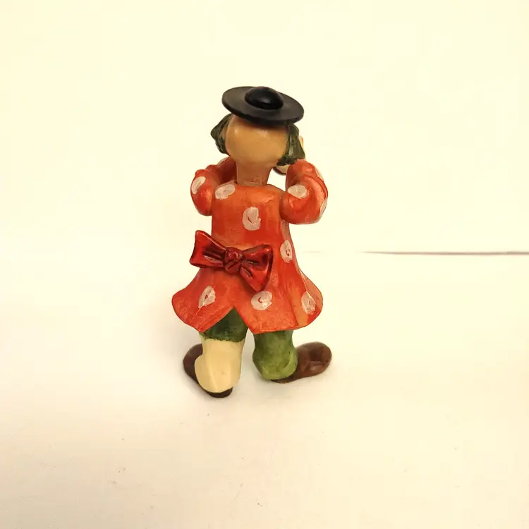 Clown. Made by Anri Toriart in Italy. Hand painted wooden clowns. Approximately 4 inches tall. As shown.