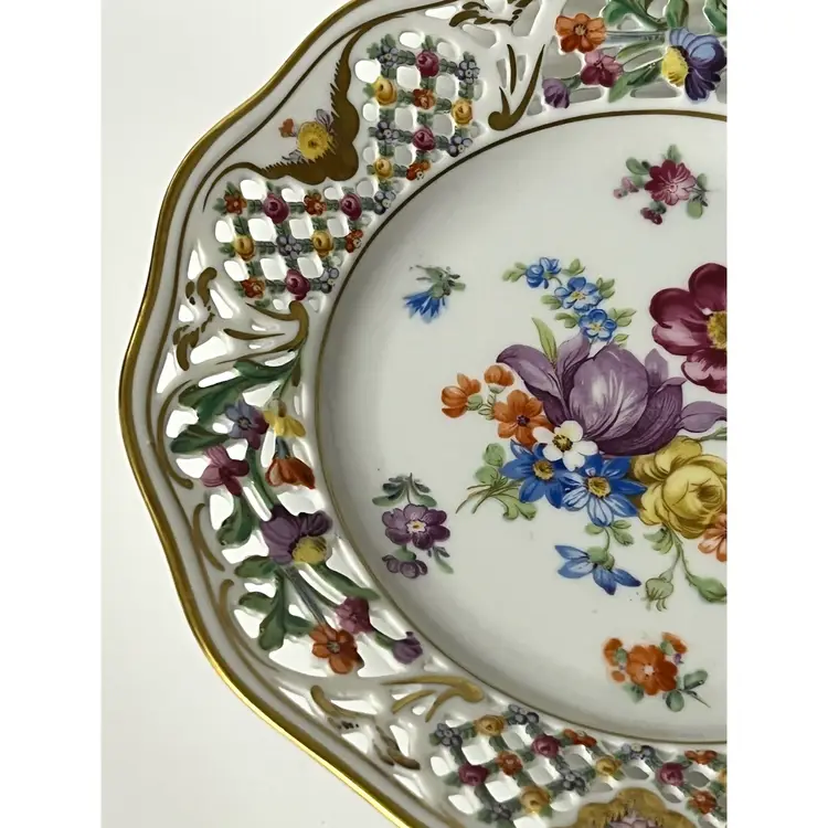 Schumann Bavaria Germany Chateau Reticulated Flowers Scalloped Salad Plate 7.2 in Diameter
