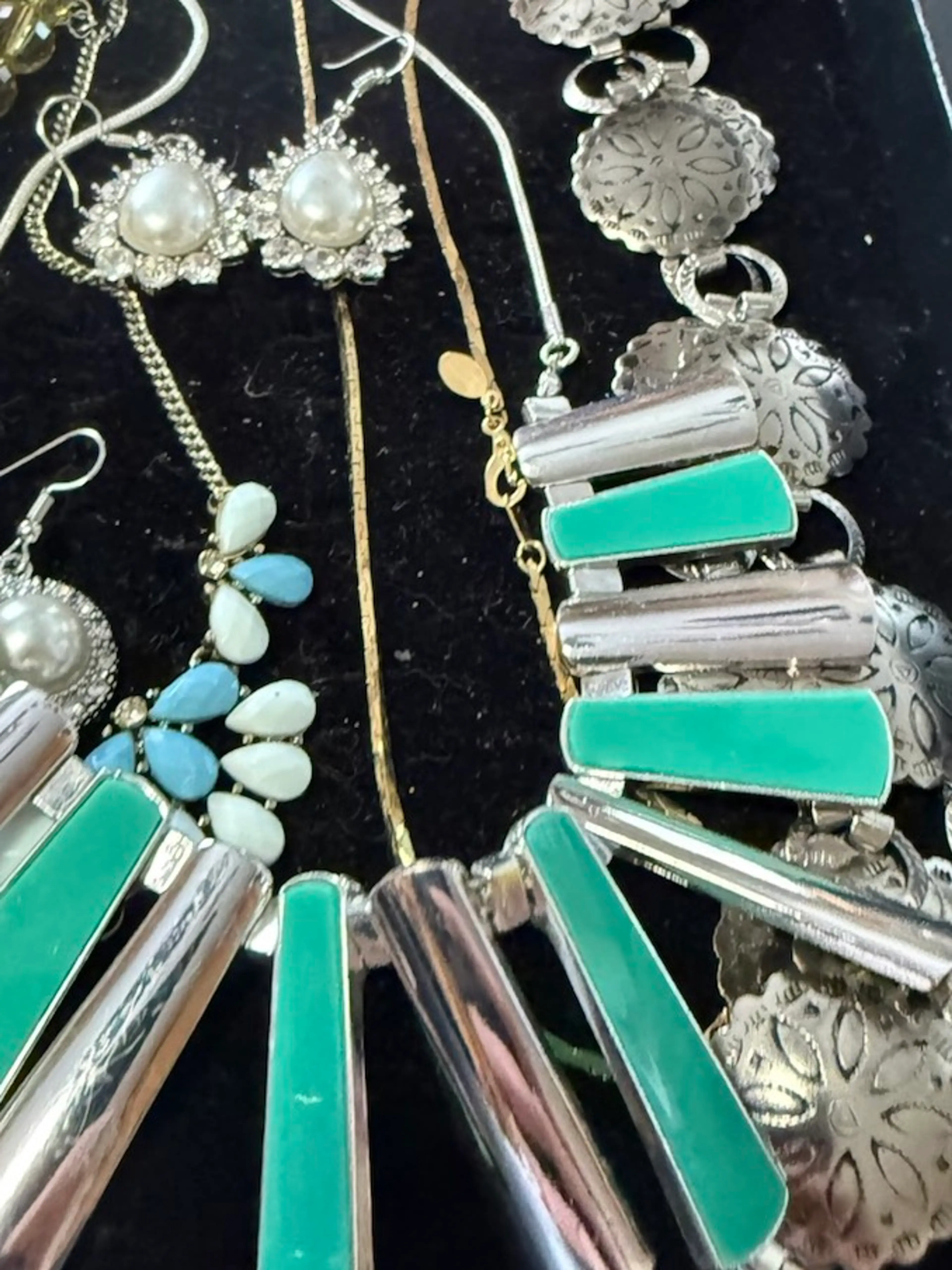 Thursday Evening, Jewelry Live Show