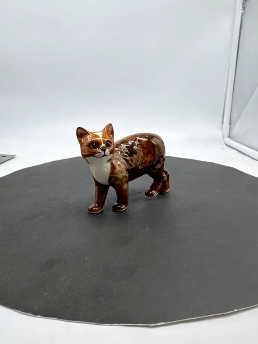 #1457 Rare Rushton Pottery glazed ceramic figurine of a Manx cat.