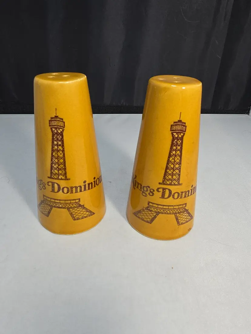 Vintage 70's Kings Dominion Eiffel Tower Salt Pepper Shakers 4” Set (B2)