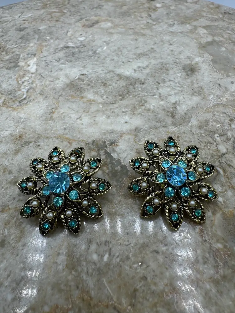 # 1 Vintage Blue Glass Rhinestone & Faux Pearl Gold Tone Clip Earrings