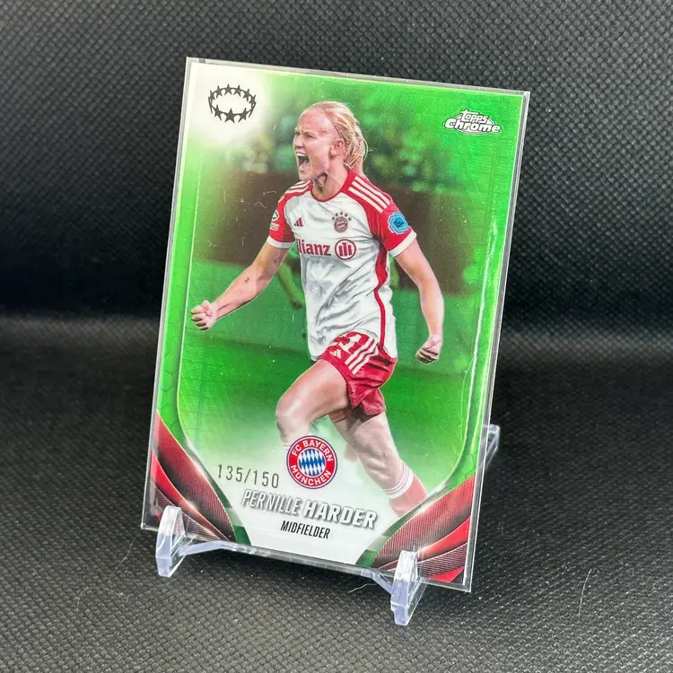 Pernille Harder 135/150 - 2023/24 Topps Chrome Green UEFA Bayern