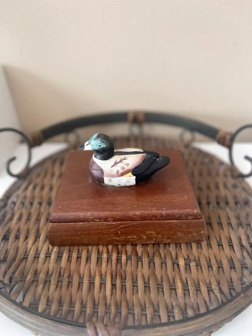 Vintage Wooden Trinket Box with Hand-Painted Duck 🦆
