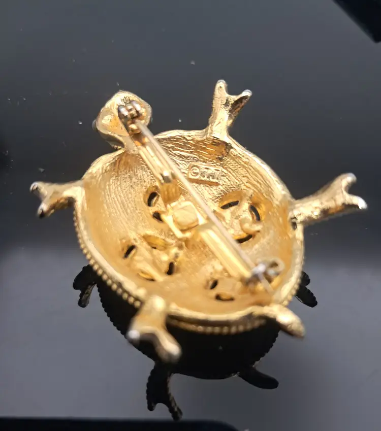 Arthur Pepper Turquoise ball White Enamel Turtle