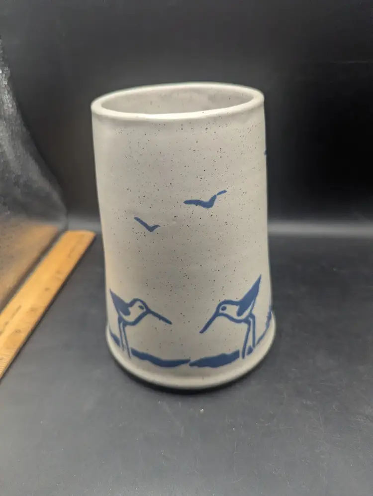 Beautiful Vintage 1984 Sanibel Pottery Speckled Vase With Sandpipers & Sea Gulls