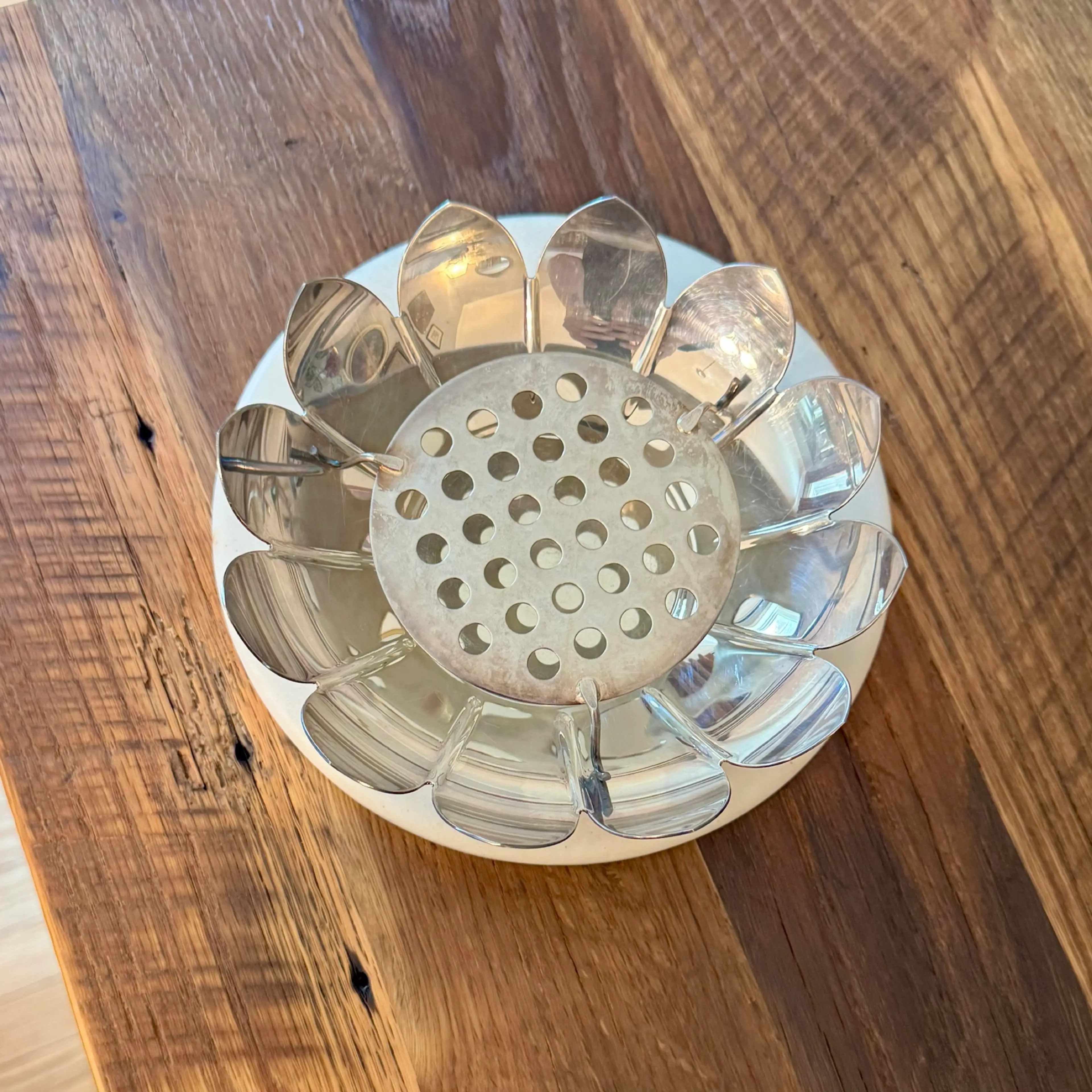 Image 2 of 8