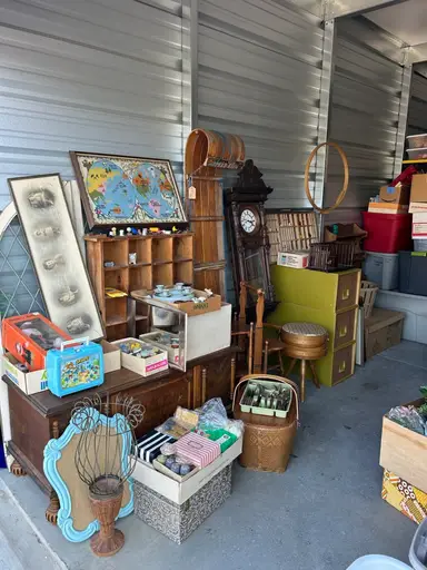 Sorry It’s 🌧️🌧️☔️☔️🎉$8 Starts Or Less🎉No Storage Unit .We Are Inside TodayLet’s Go!!!