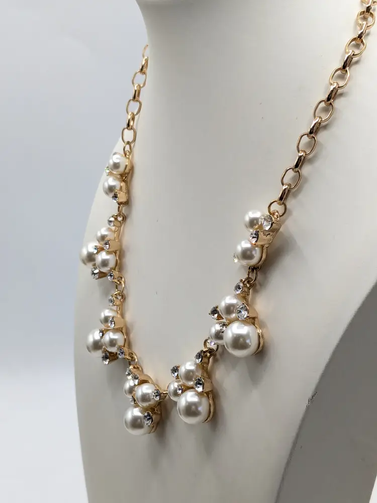 Paparazzi Faux Pearl and Rhinestone Cluster Necklace Gold Tone