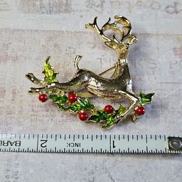 GERRYS Reindeer on Holly Branch
