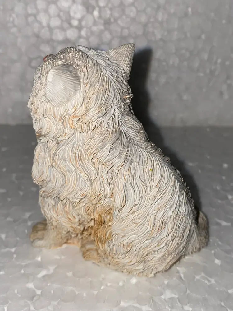Vintage Resin Cat Figurine As Pictured All Average 3.5-4" In Length