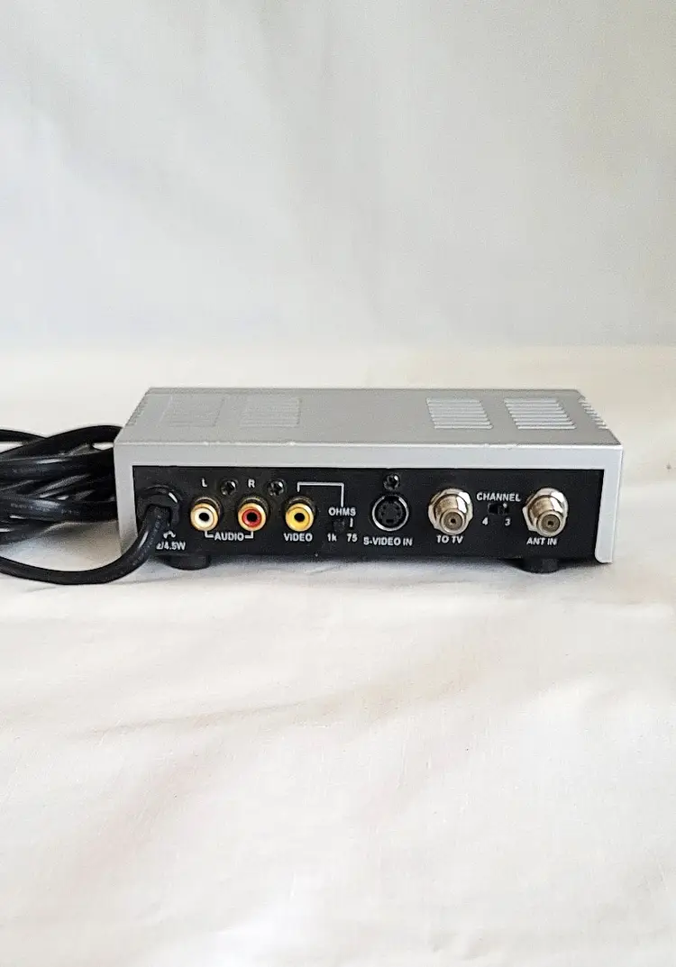 Dynex Audio Video RF Modulator