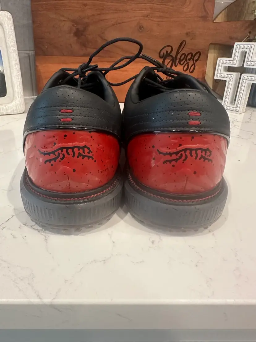 Sun Day Red Golf Shoes