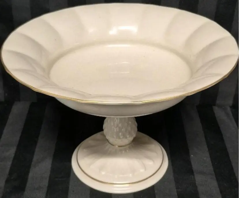 Vintage Lenox Ivory Renaissance Collection Pineapple Base Compote/Pedestal Dish 7" Tall