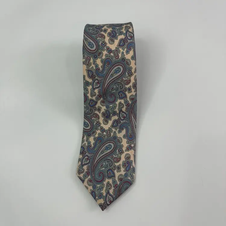 Vintage Men's Silk Paisley Necktie Bill Blass for John Wanamaker Multicolor