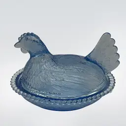 Vintage Indiana Glass Chicken On A Nest In Cornflower Blue, 7” Wide x 5-1-2” Tall