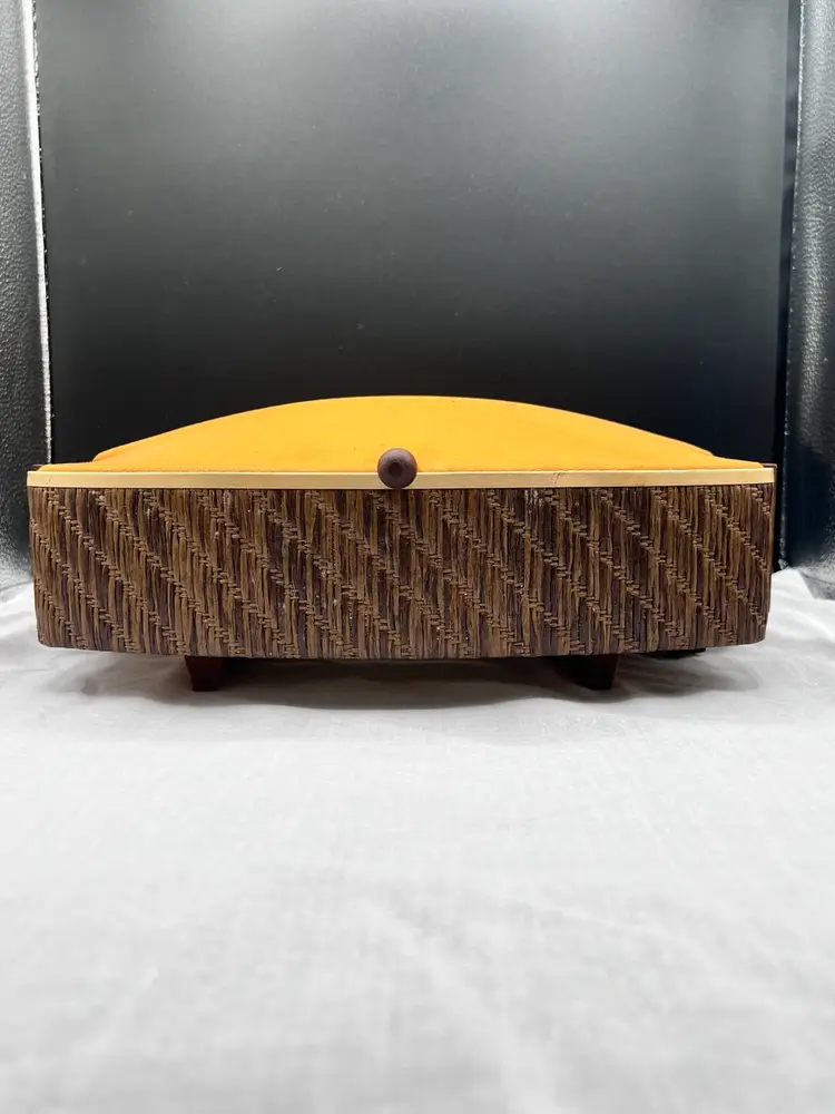 #2079B Vintage Bun Warmer. Salton Hotray Model WB-5