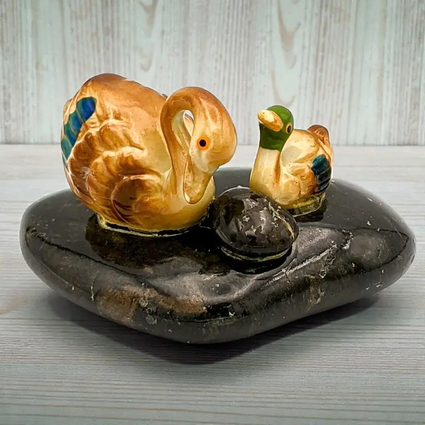 Vtg Bone China Duck and Duckling Miniature Figurine Black Polished Stone Japan