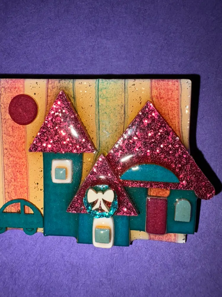 Christmas Lucinda House Pin - Hard To Find ~ Pink Glittery Rooftops with a Decorated Wreath and Green Houses.  Even Has A Little Green Car.