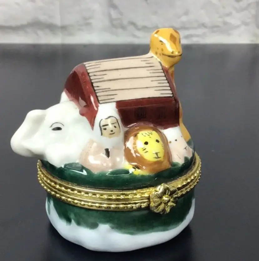 vintage Noah's Ark Porcelain hinged trinket box